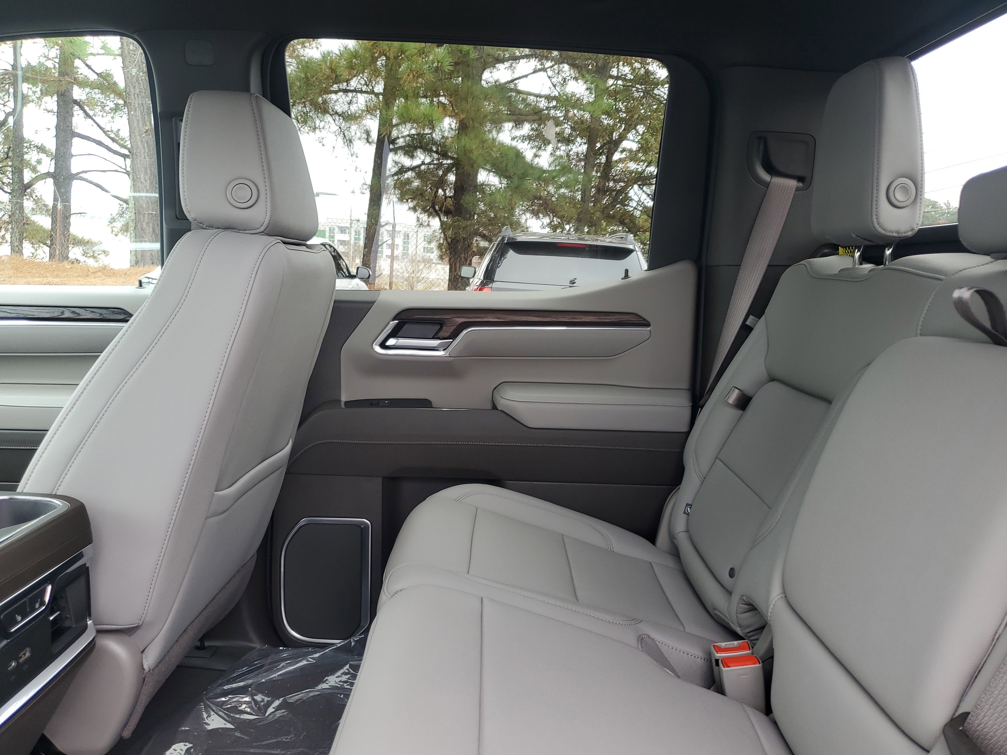 New 2026 GMC Sierra 1500 SLT image 10