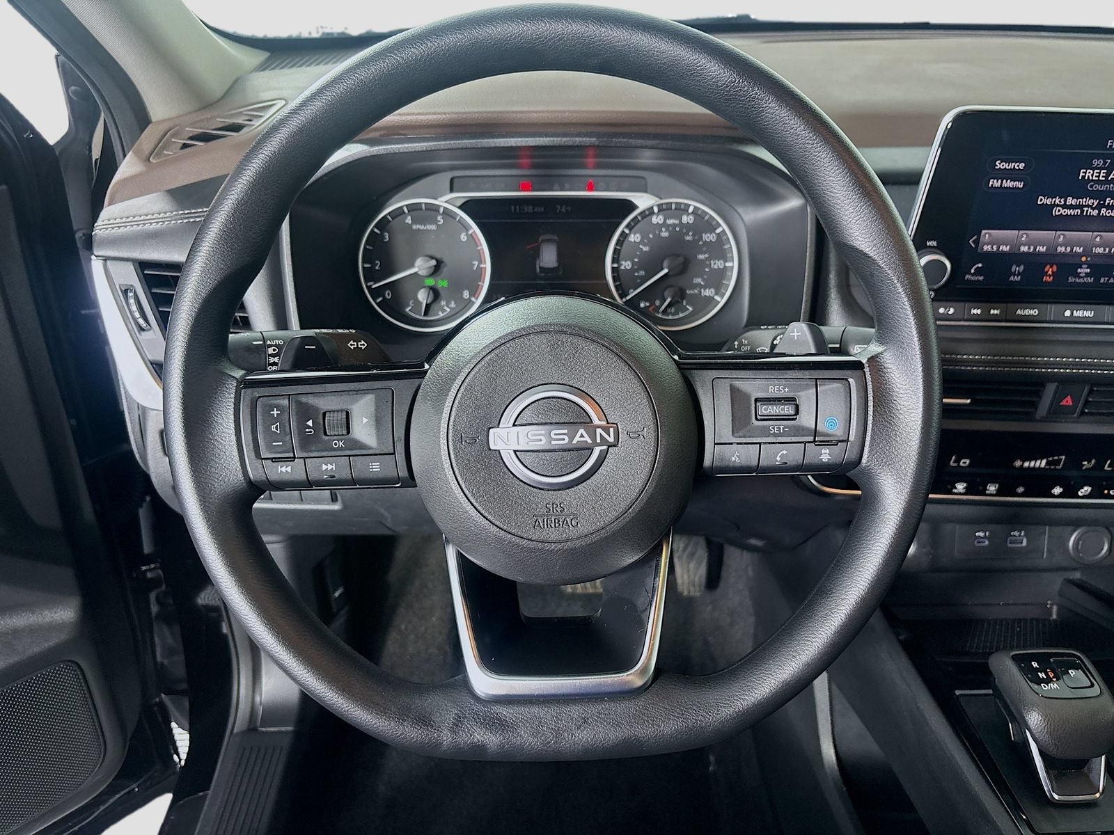 Used 2023 Nissan Rogue SV AWD/4WD image 11