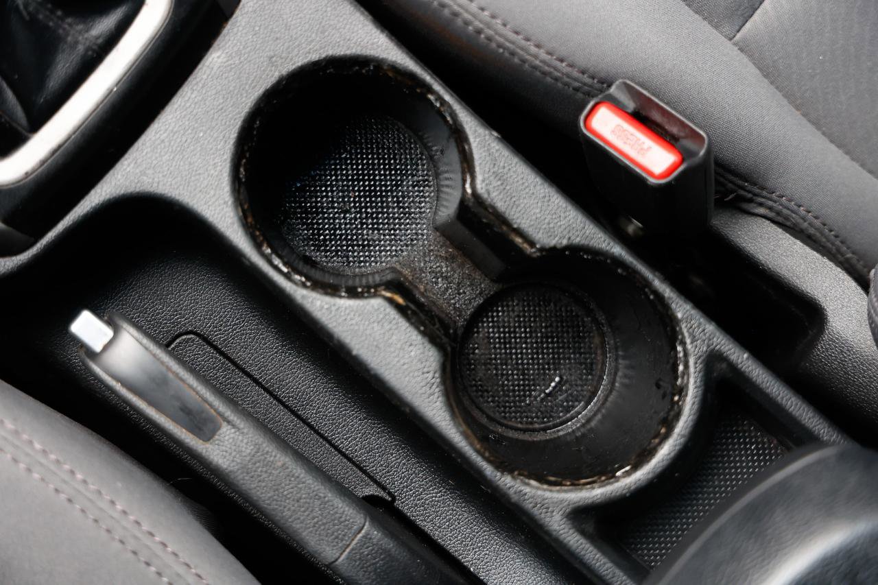 Used 2015 Hyundai Elantra SE image 35