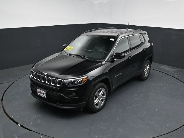 Used 2024 Jeep Compass Latitude AWD/4WD image 40