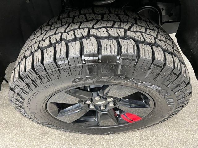 Used 2018 Chevrolet Colorado LT w/ Redline Special Edition AWD/4WD image 18