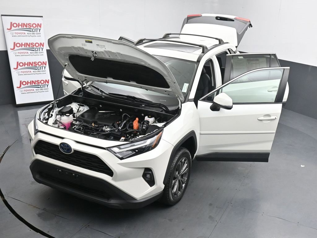 Used 2022 Toyota RAV4 XLE Premium image 26
