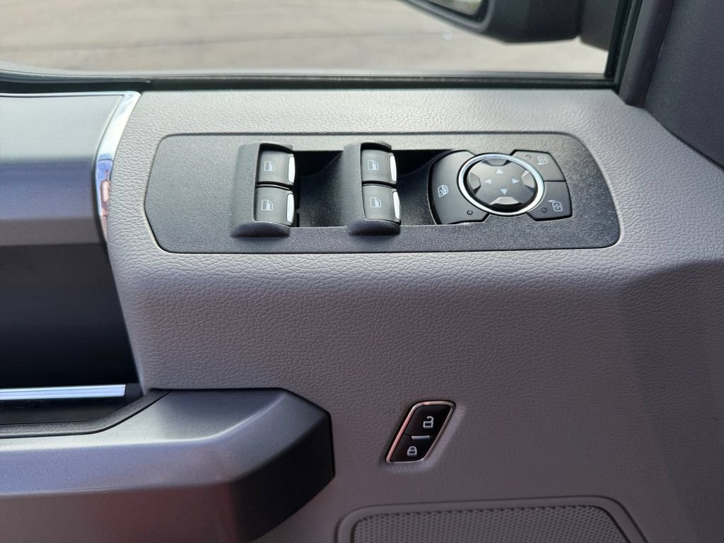 Used 2019 Ford F150 XLT w/ Equipment Group 302A Luxury AWD/4WD image 28