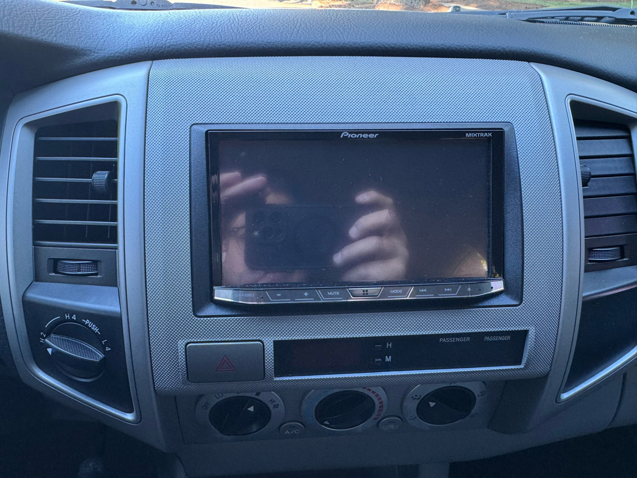 Used 2005 Toyota Tacoma 4x4 Double Cab image 17