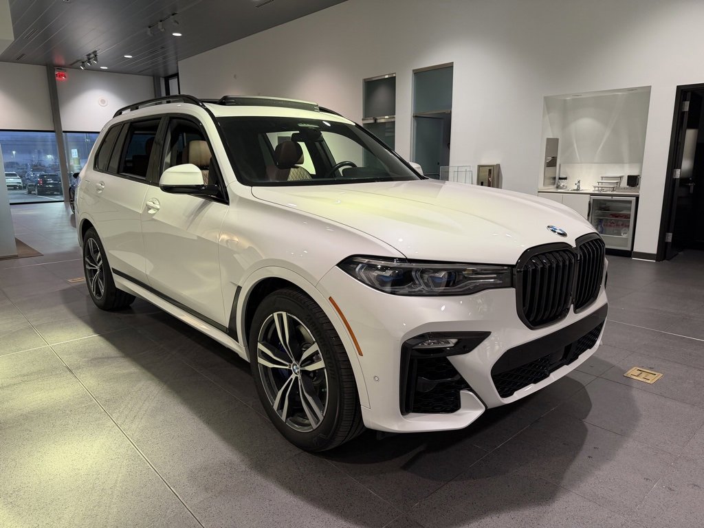 Used 2020 BMW X7 M50i image 29