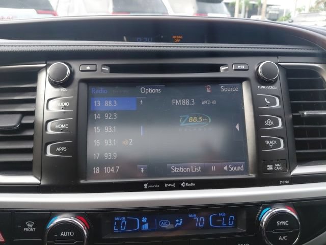 Used 2019 Toyota Highlander XLE FWD image 27