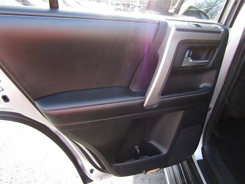 Used 2015 Toyota 4Runner SR5 image 24