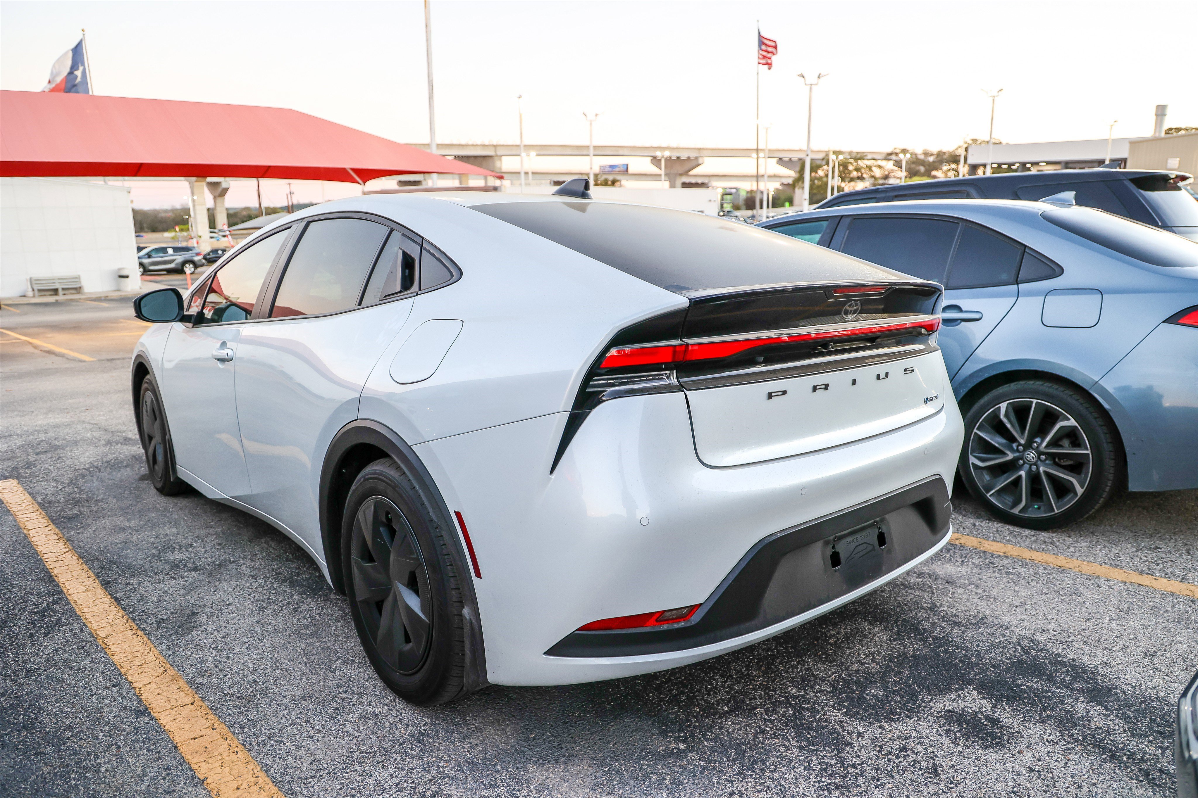 Used 2026 Toyota Prius LE image 9