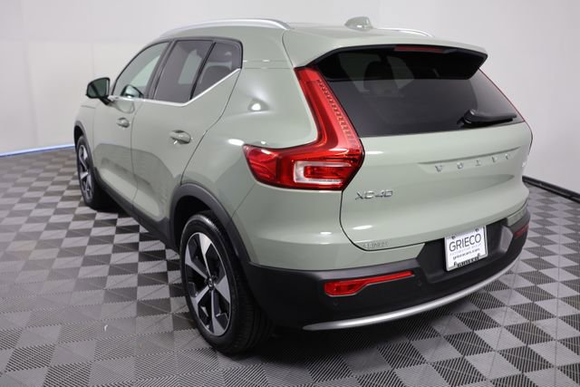 Used 2024 Volvo XC40 B5 Plus image 6