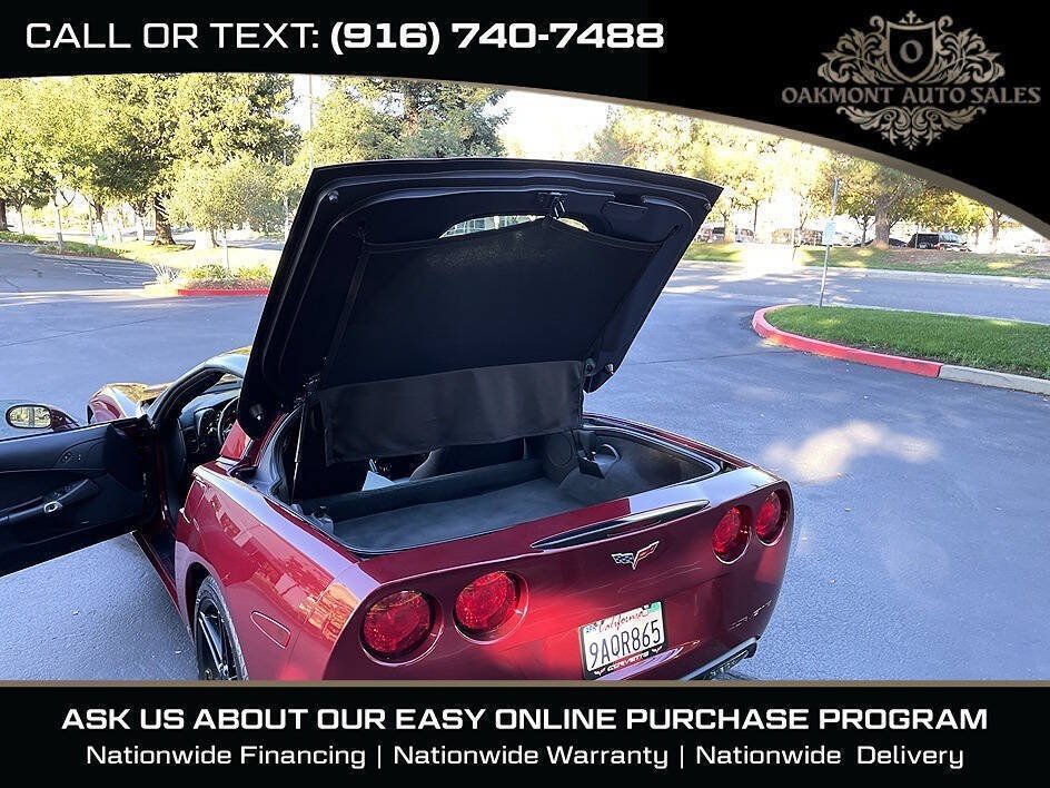 Used 2006 Chevrolet Corvette Coupe w/ Preferred Equipment Group RWD image 17