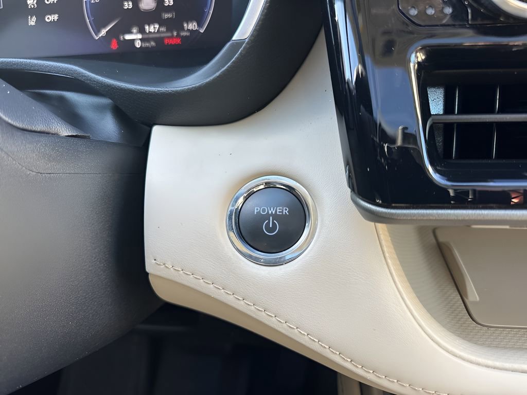 Used 2023 Toyota Highlander Limited image 25