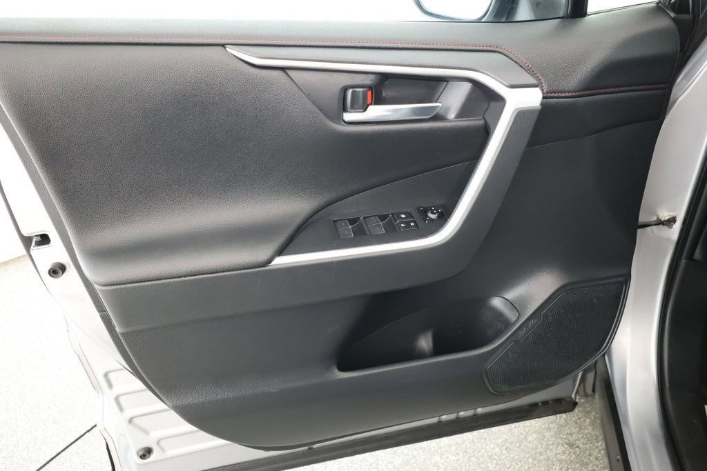 Used 2022 Toyota RAV4 XSE image 9