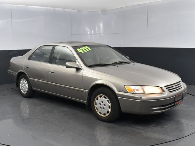 Used 1997 Toyota Camry LE FWD image 1