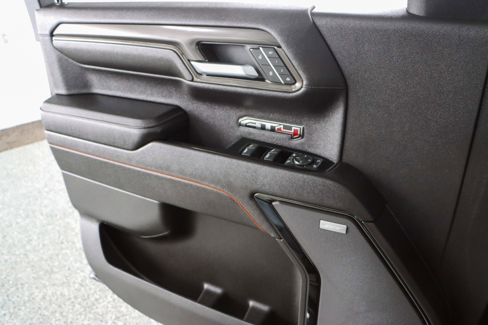 Used 2023 GMC Sierra 1500 AT4 w/ Technology Package image 25