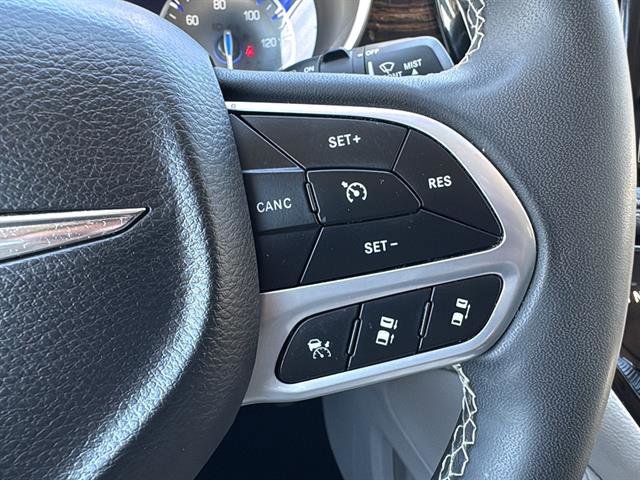 Used 2023 Chrysler Pacifica Limited image 20