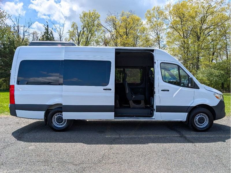 Used 2022 Mercedes-Benz Metris image 5