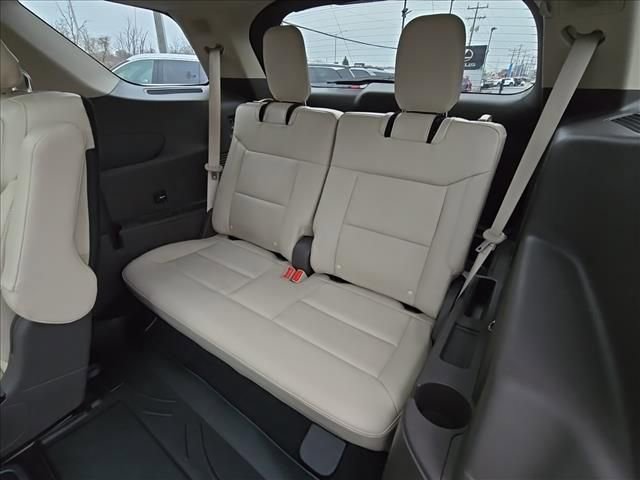 Used 2020 Ford Explorer Platinum w/ Premium Technology Package image 35