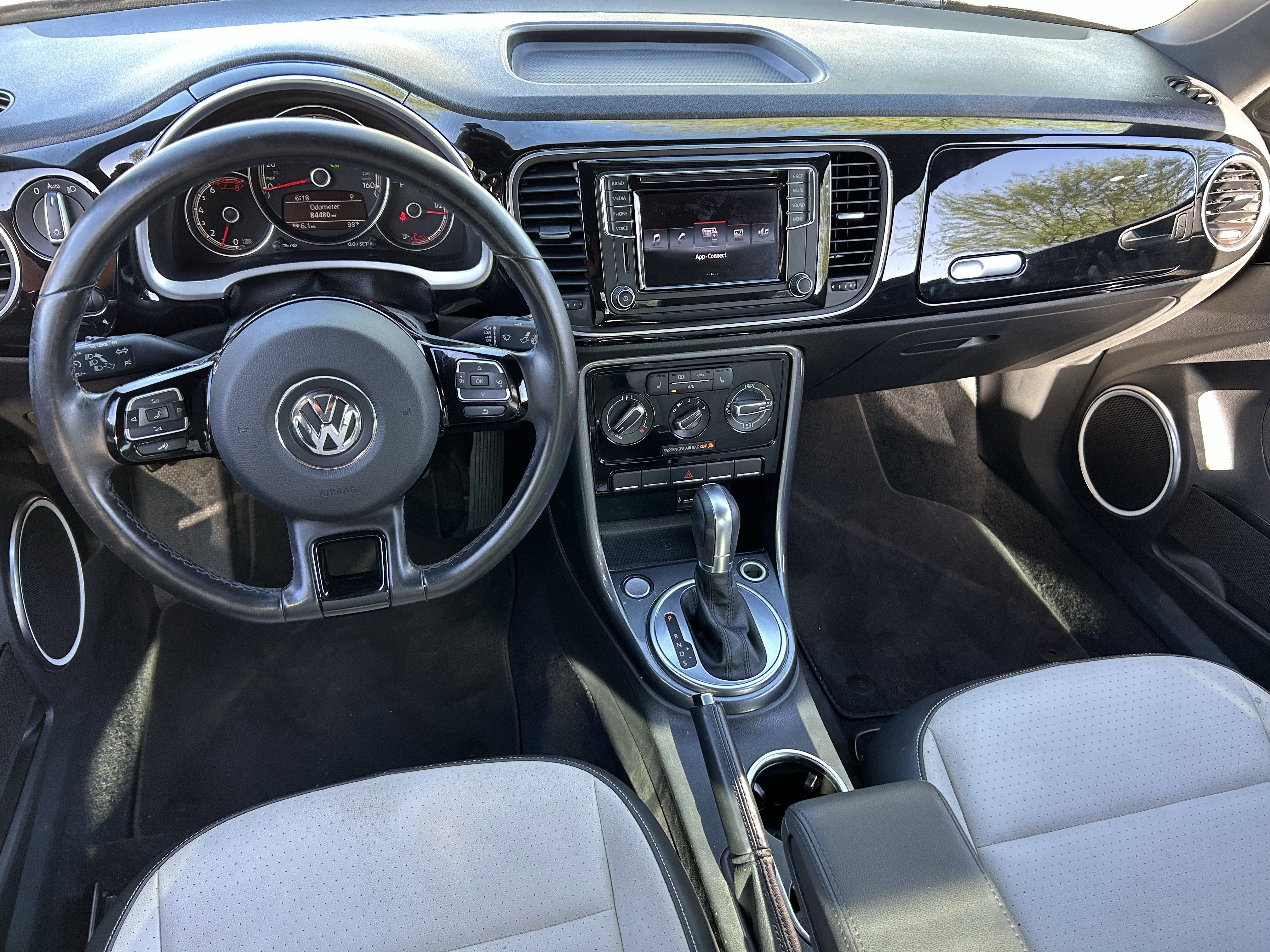 Used 2017 Volkswagen Beetle 1.8T SE FWD image 13
