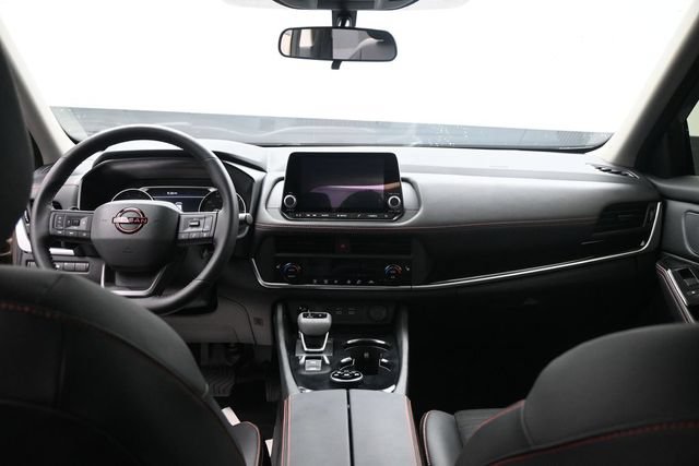 Used 2026 Nissan Rogue SV AWD/4WD image 24