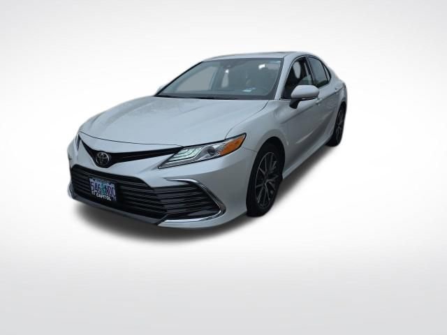 Used 2022 Toyota Camry XLE AWD/4WD image 4