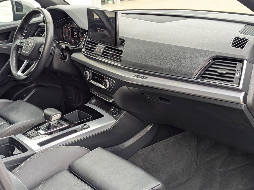 Used 2025 Audi Q5 2.0T Premium image 32