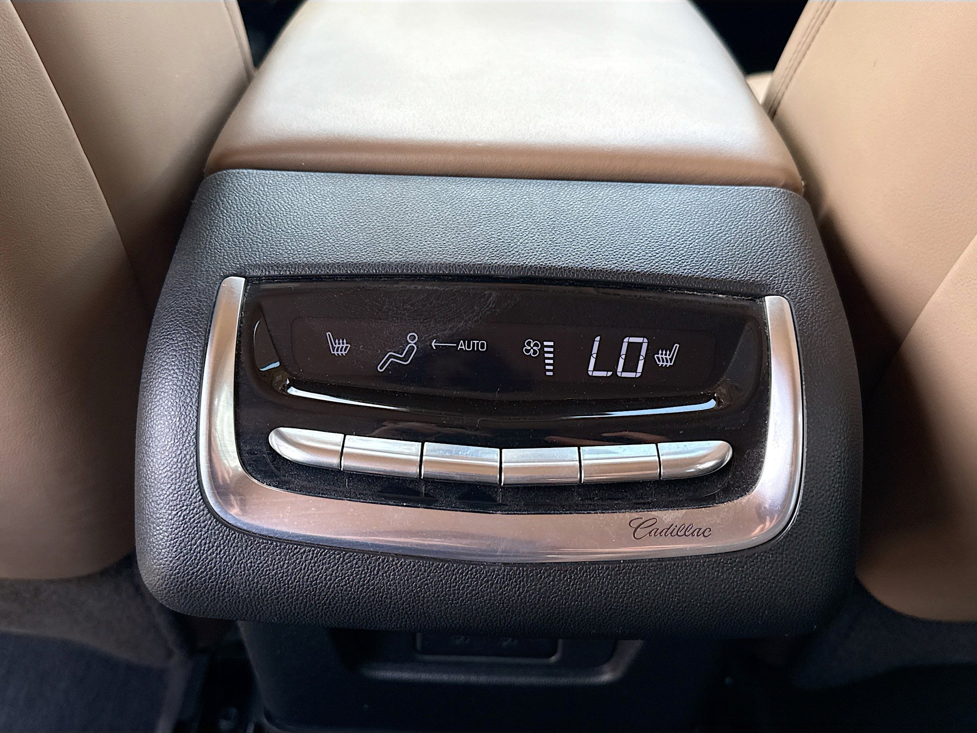 Used 2024 Cadillac XT6 Premium Luxury w/ Platinum Package AWD/4WD image 21