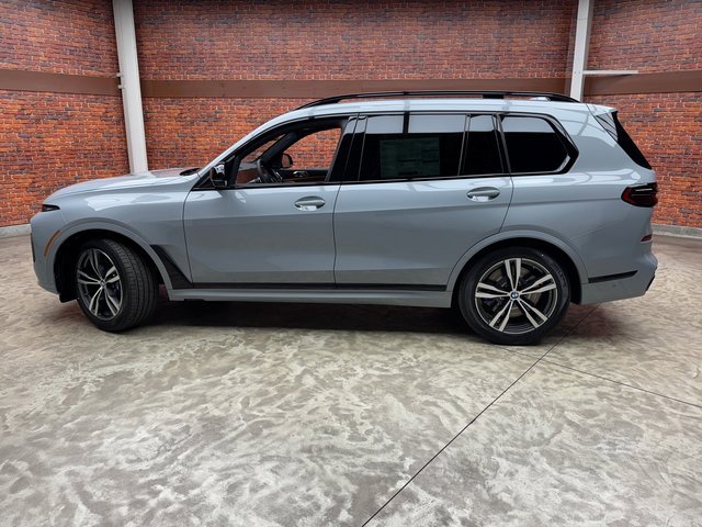 New 2026 BMW X7 M60i image 2