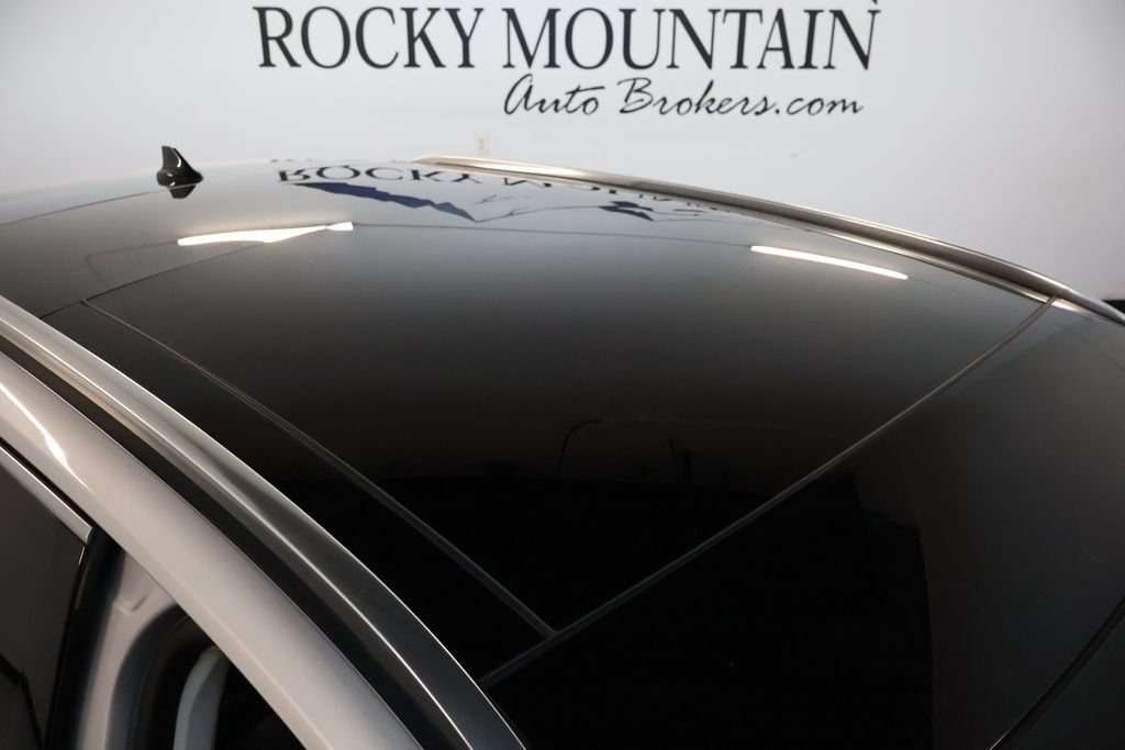 Used 2020 Lincoln Corsair Reserve w/ Equipment Group 201A AWD/4WD image 11