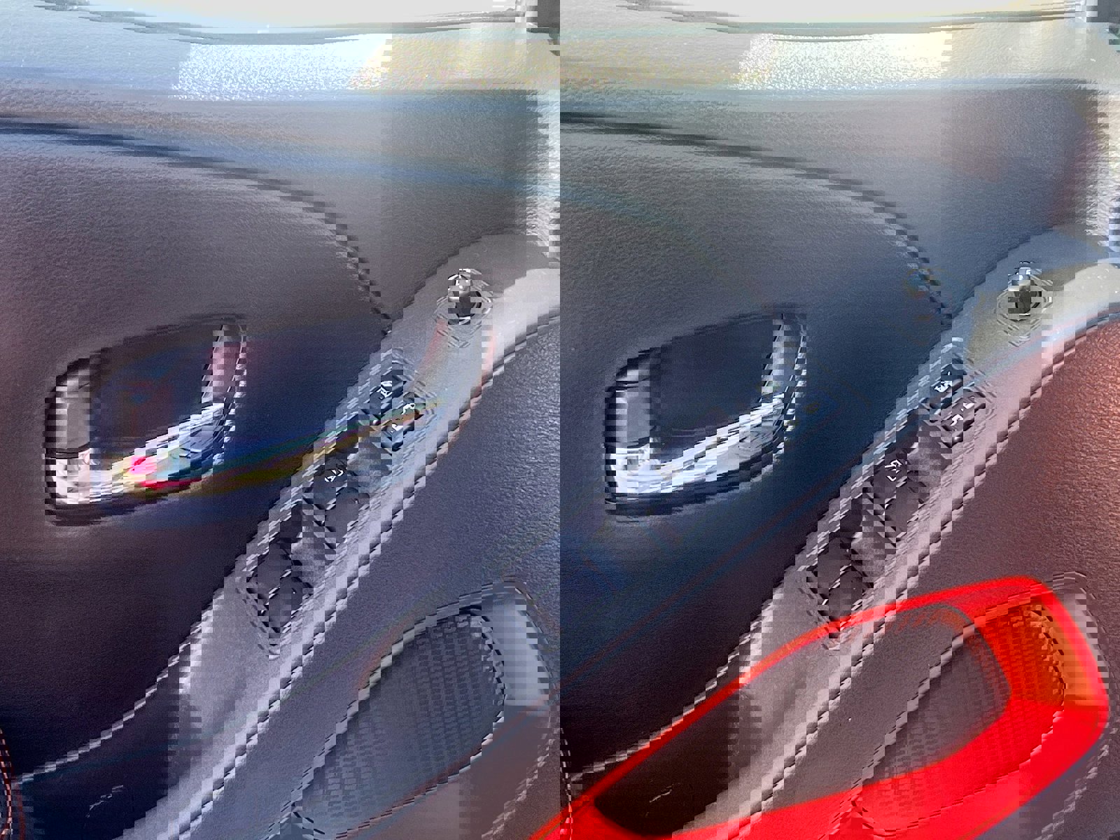 Used 2025 Nissan Frontier Pro-X w/ Pro Convenience Package image 17