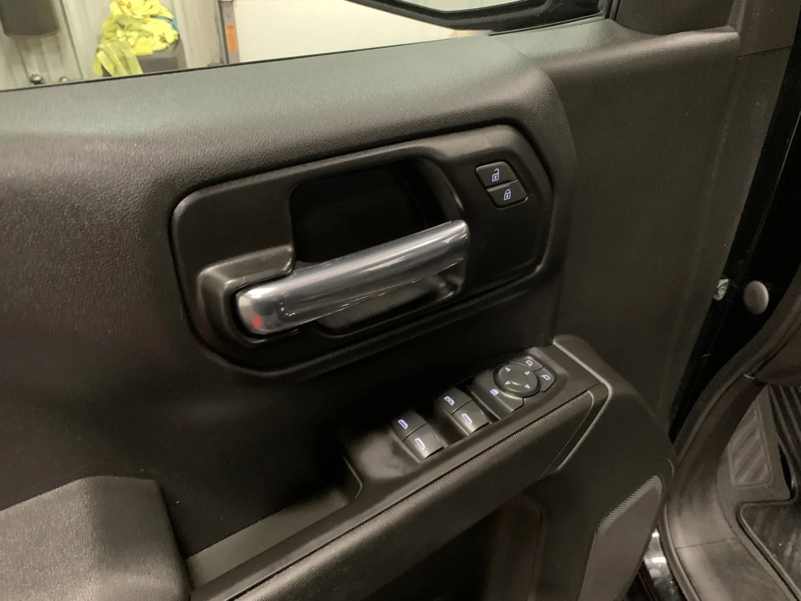 Used 2020 Chevrolet Silverado 1500 Custom w/ Custom Value Package image 30