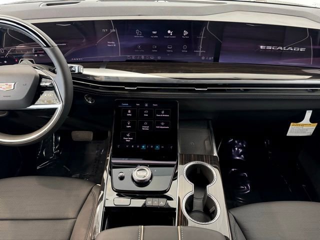 New 2026 Cadillac Escalade Luxury image 2