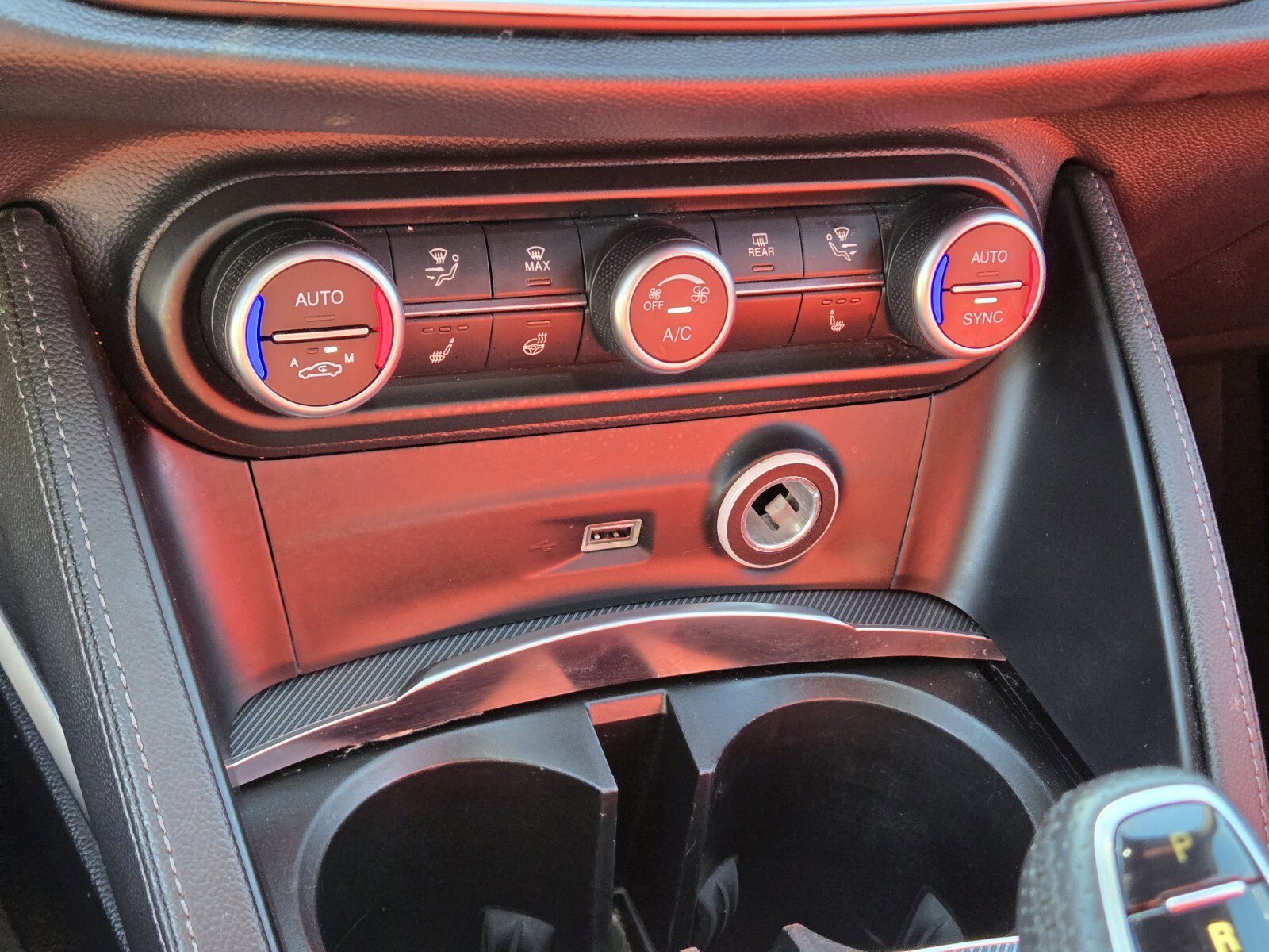 Used 2022 Alfa Romeo Stelvio Veloce image 21