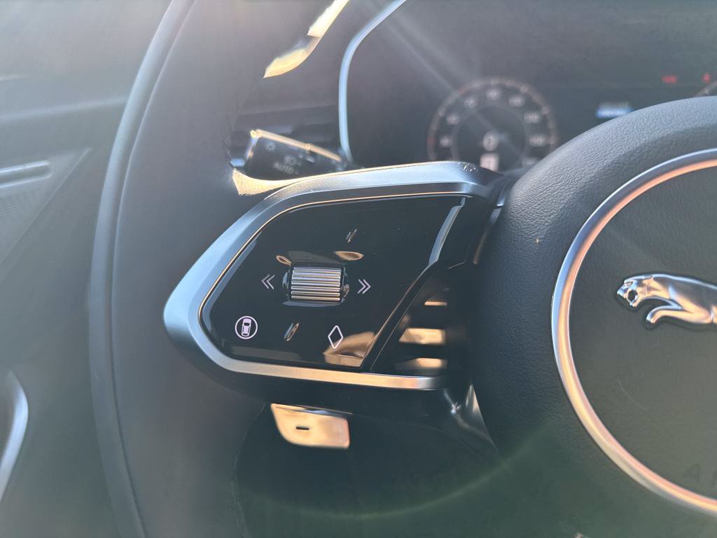 Certified 2026 Jaguar F-PACE R-Dynamic S AWD/4WD image 21