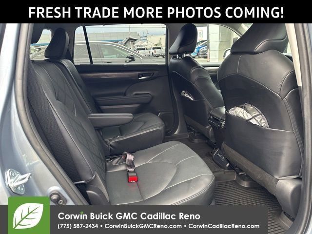 Used 2021 Toyota Highlander Platinum AWD/4WD image 10