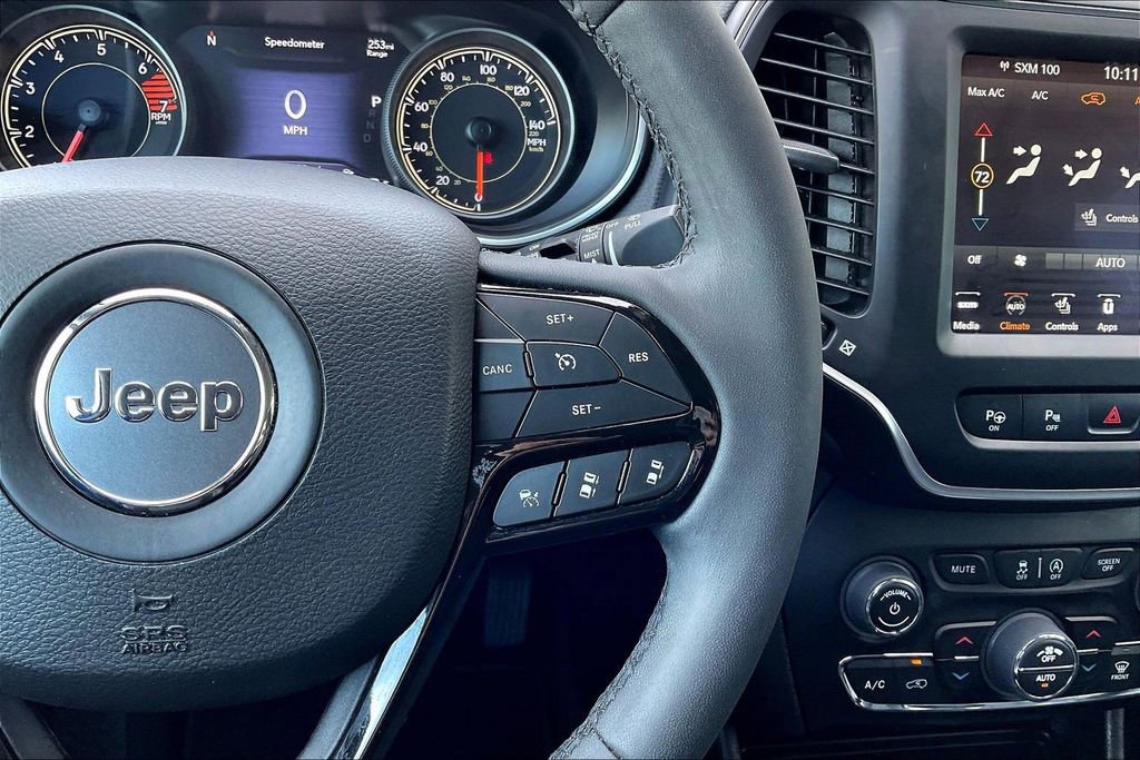 Used 2023 Jeep Cherokee Altitude Lux image 18