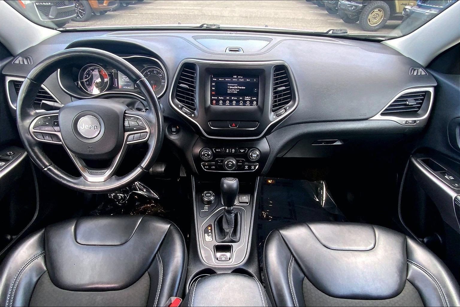 Used 2019 Jeep Cherokee Latitude Plus AWD/4WD image 14