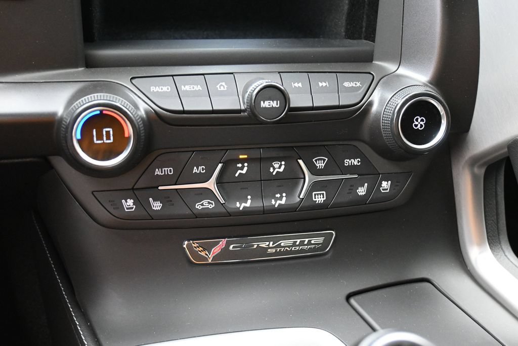Used 2018 Chevrolet Corvette Stingray Coupe RWD image 18