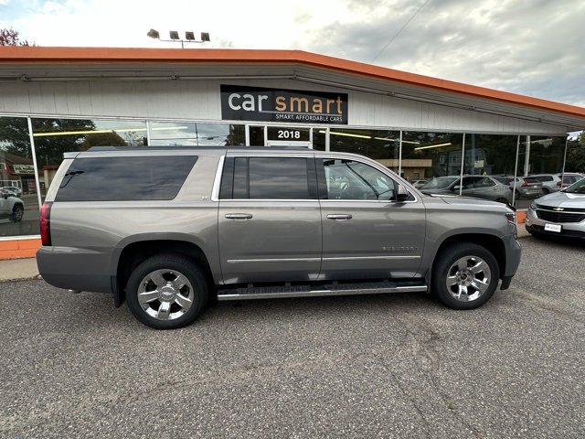 Used 2017 Chevrolet Suburban LT w/ LT Signature Package image 8