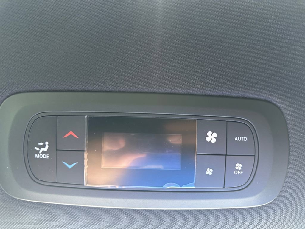 New 2026 Chrysler Pacifica Select image 16