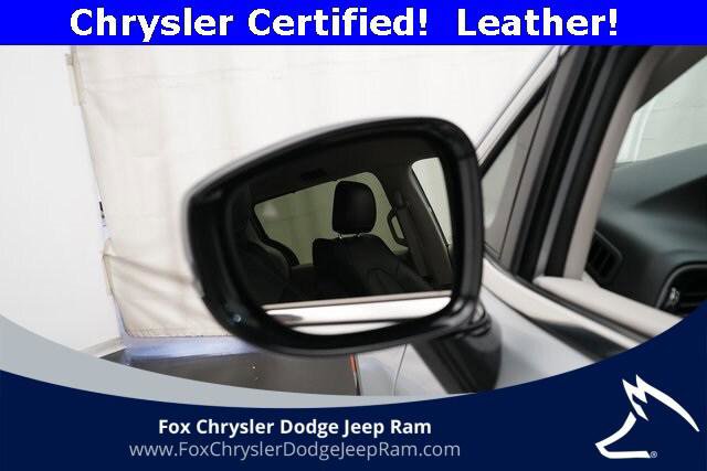 Certified 2024 Chrysler Pacifica Touring-L image 25