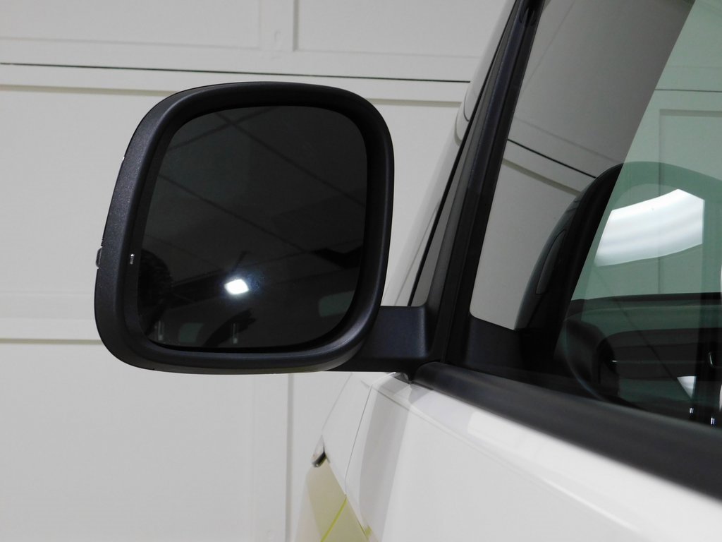 Used 2025 Volkswagen ID. Buzz 1st Edition image 25