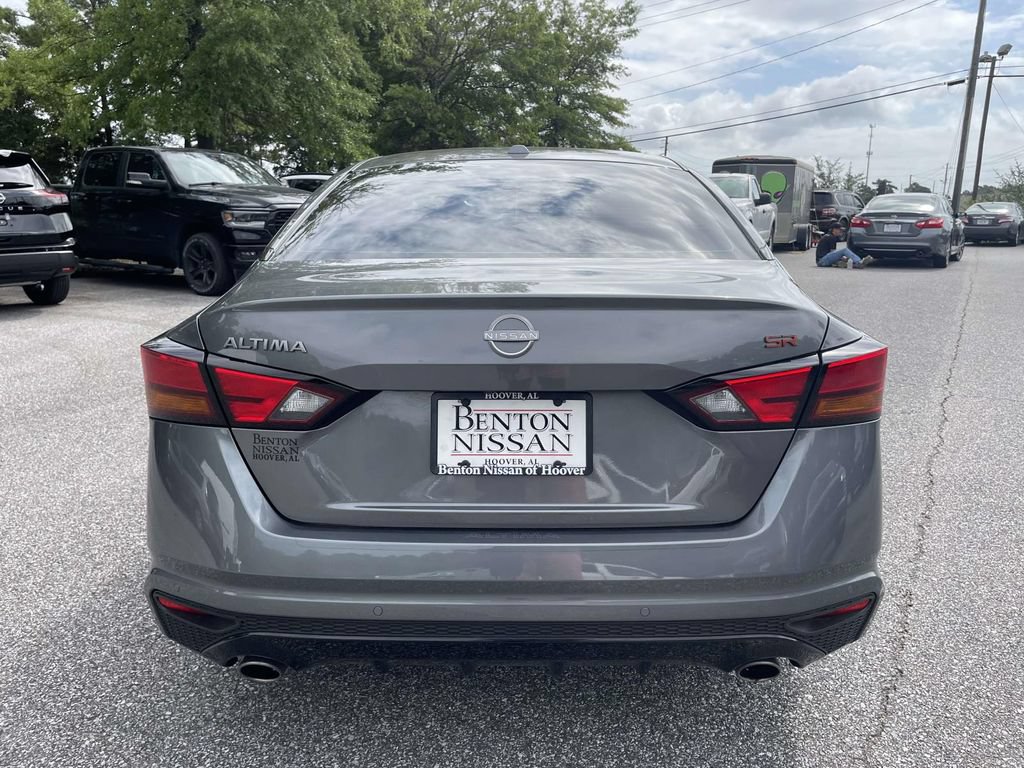 Used 2024 Nissan Altima 2.5 SR w/ SR Premium Package FWD image 4