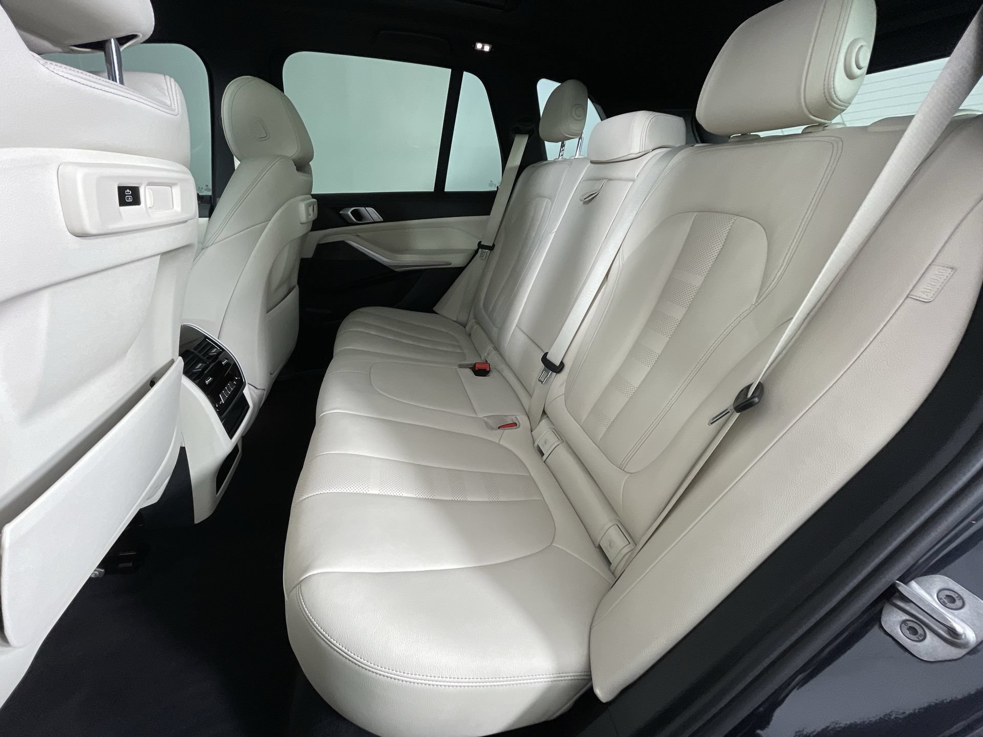 Used 2021 BMW X5 xDrive40i w/ Convenience Package AWD/4WD image 24