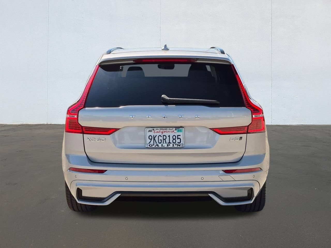 Certified 2024 Volvo XC60 B5 Plus AWD/4WD image 6