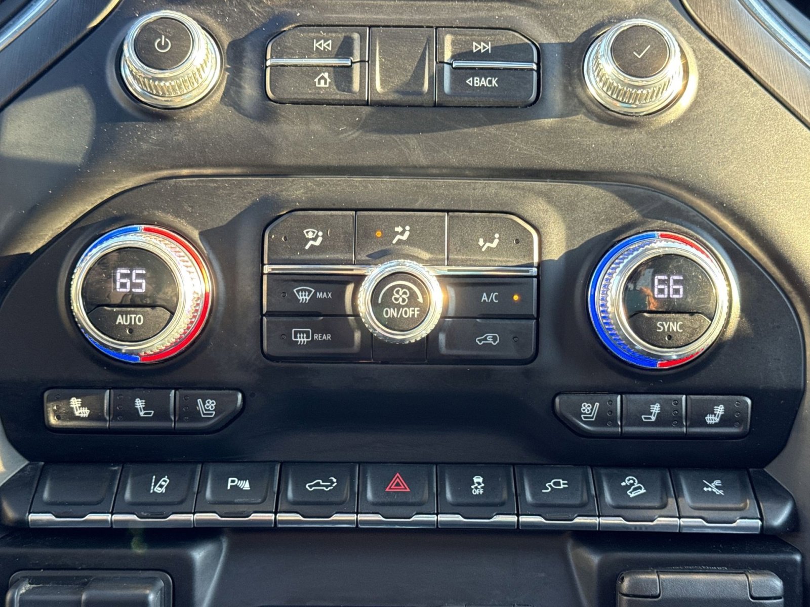 Used 2023 GMC Sierra 2500 AT4 w/ AT4 Premium Plus Package image 21