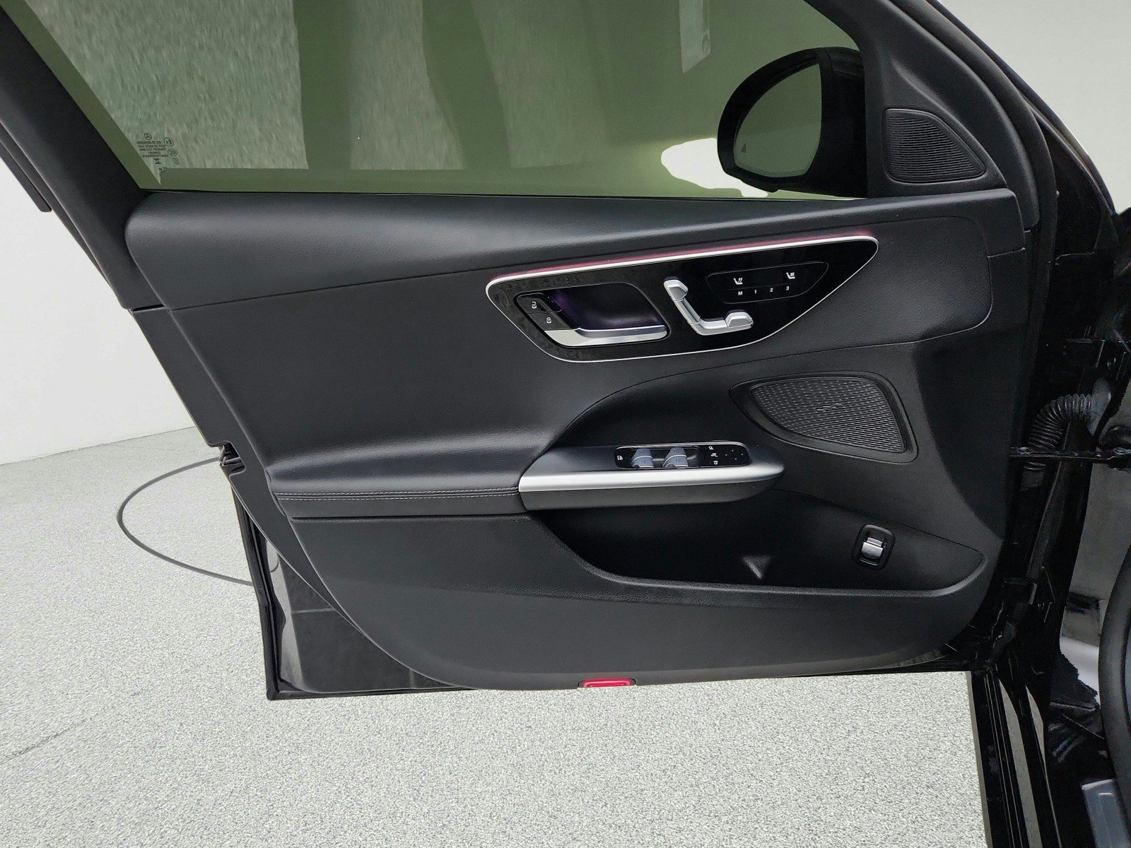 Used 2025 Mercedes-Benz C 300 Sedan image 30