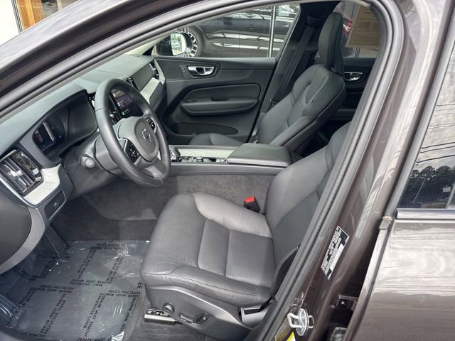 Used 2025 Volvo XC60 B5 Plus AWD/4WD image 20
