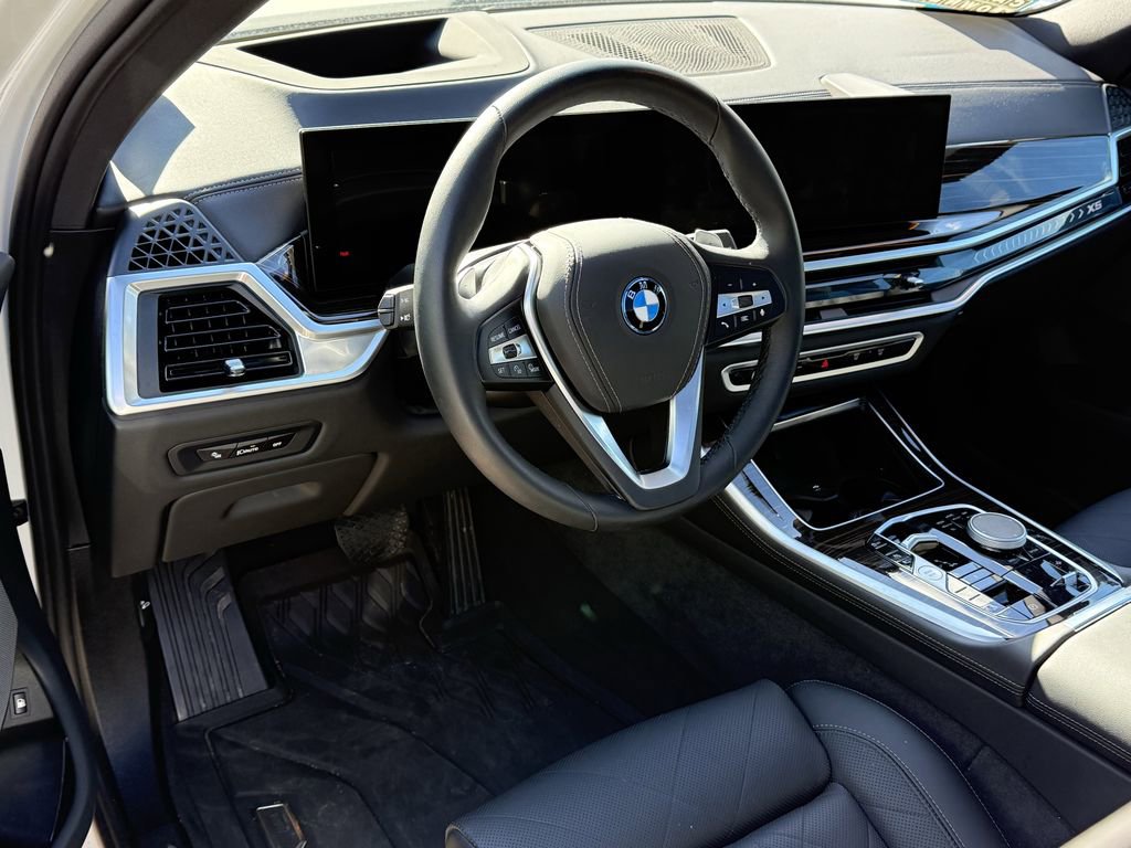 Used 2025 BMW X5 xDrive50e w/ Premium Package image 15