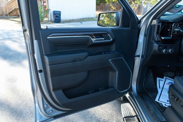 Used 2024 GMC Sierra 1500 Elevation image 12