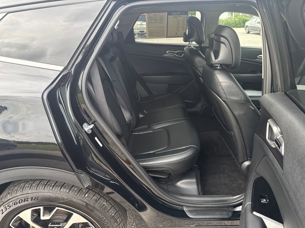 Used 2023 Kia Sportage EX FWD image 32